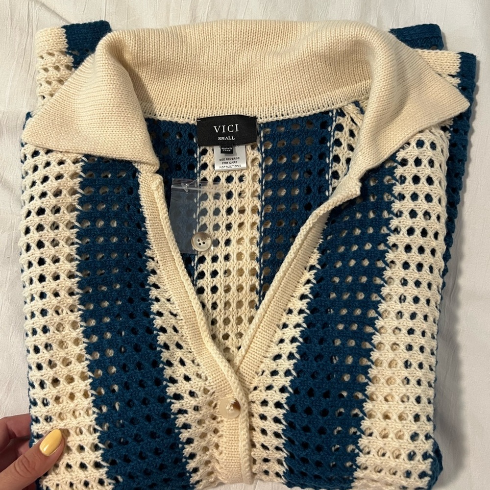 VICI ✨- Bradley Crochet Button Down Cover Up Top